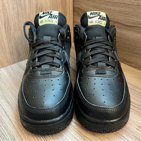 Air Force 1 React CD4366-001 Women’s Size 7.5 *Like New* - Picture 6 of 10